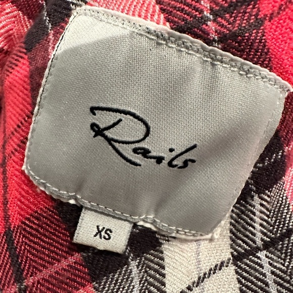 EUC- Rails - Ultra soft, plaid button down. Single layer with one chest pocket. - Picture 5 of 6